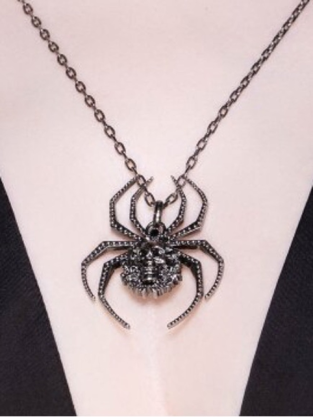 NIB KILLSTAR ARACHNA MORTE NECKLACE SILVER